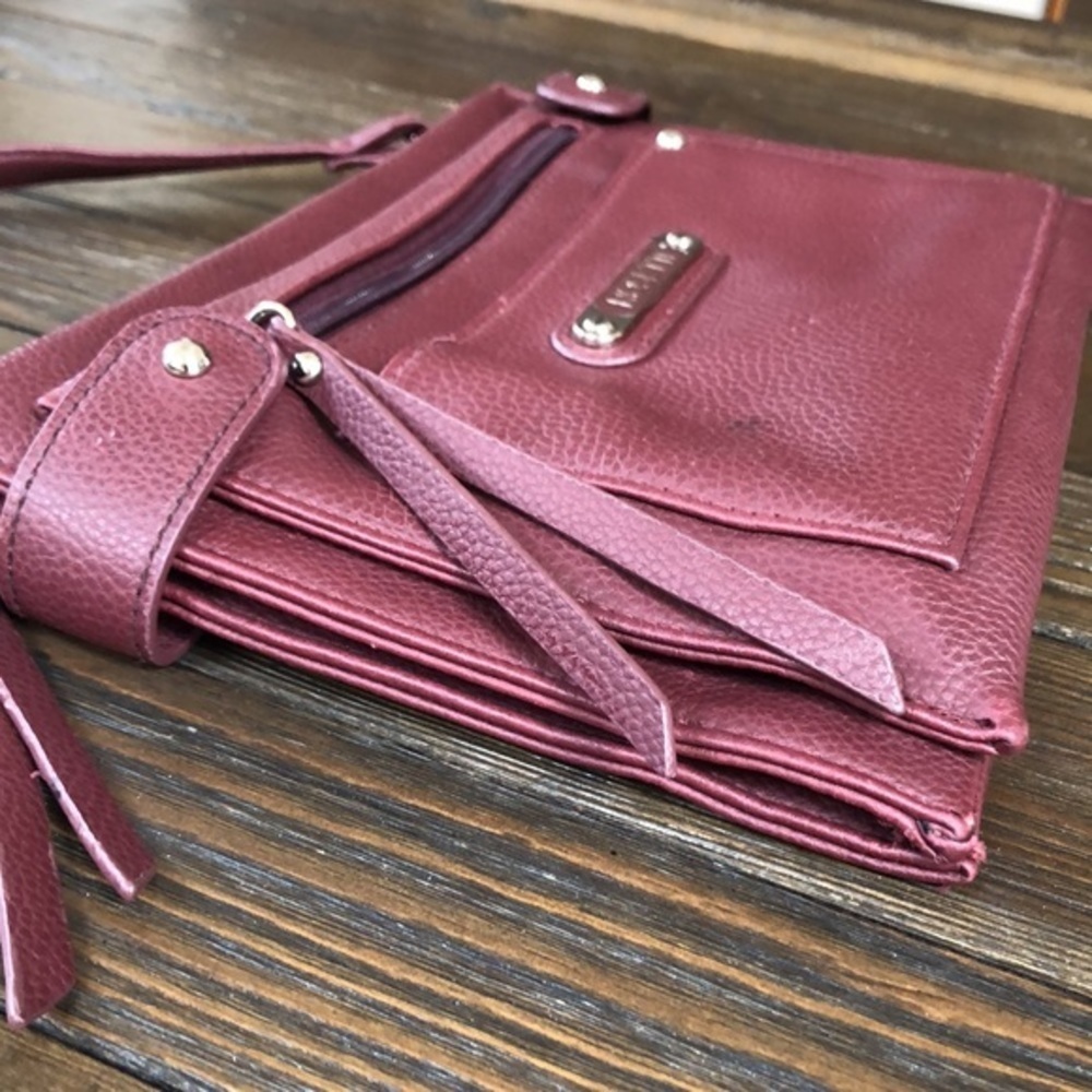 Rossetti cute dark red vegan crossbody bag - Picture 3 of 11